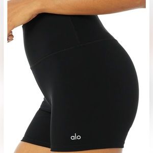 NWT Alo Yoga 4” Vapor High-Waist Fierce Short